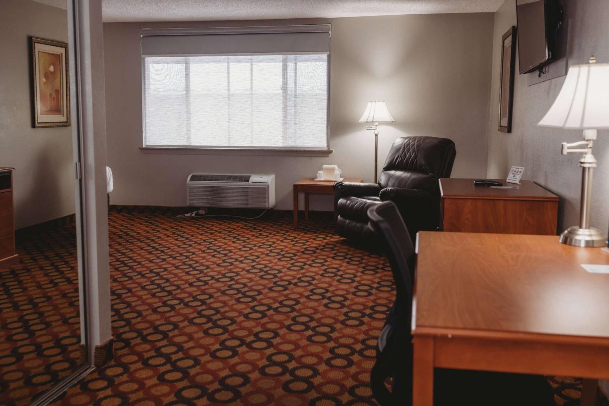 Americinn By Wyndham Downtown Hotel