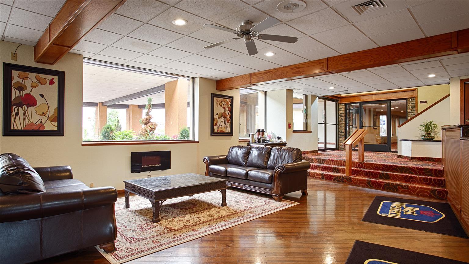 Hotel Americinn By Wyndham Downtown 3*